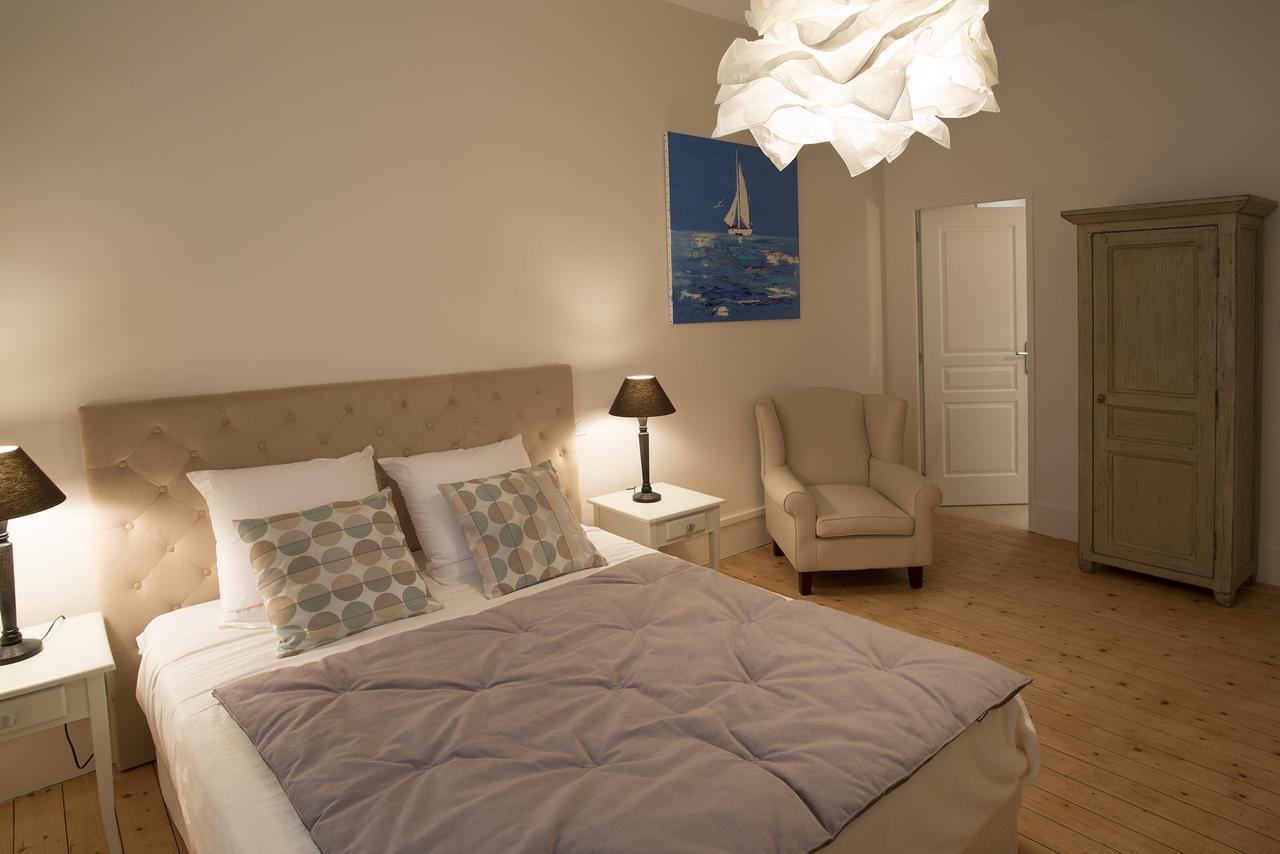 Le Cercle Chambres Climatisees Coligny Екстер'єр фото