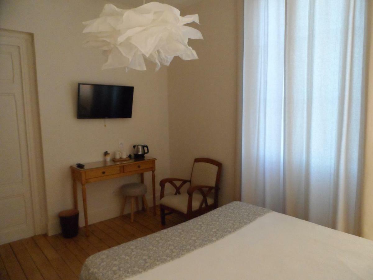 Le Cercle Chambres Climatisees Coligny Екстер'єр фото